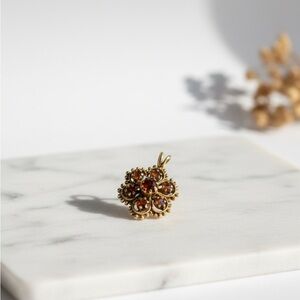 ✨Edwardian 10kt Gold & Natural Garnet Floral Pendant – 0.67ctw ✨